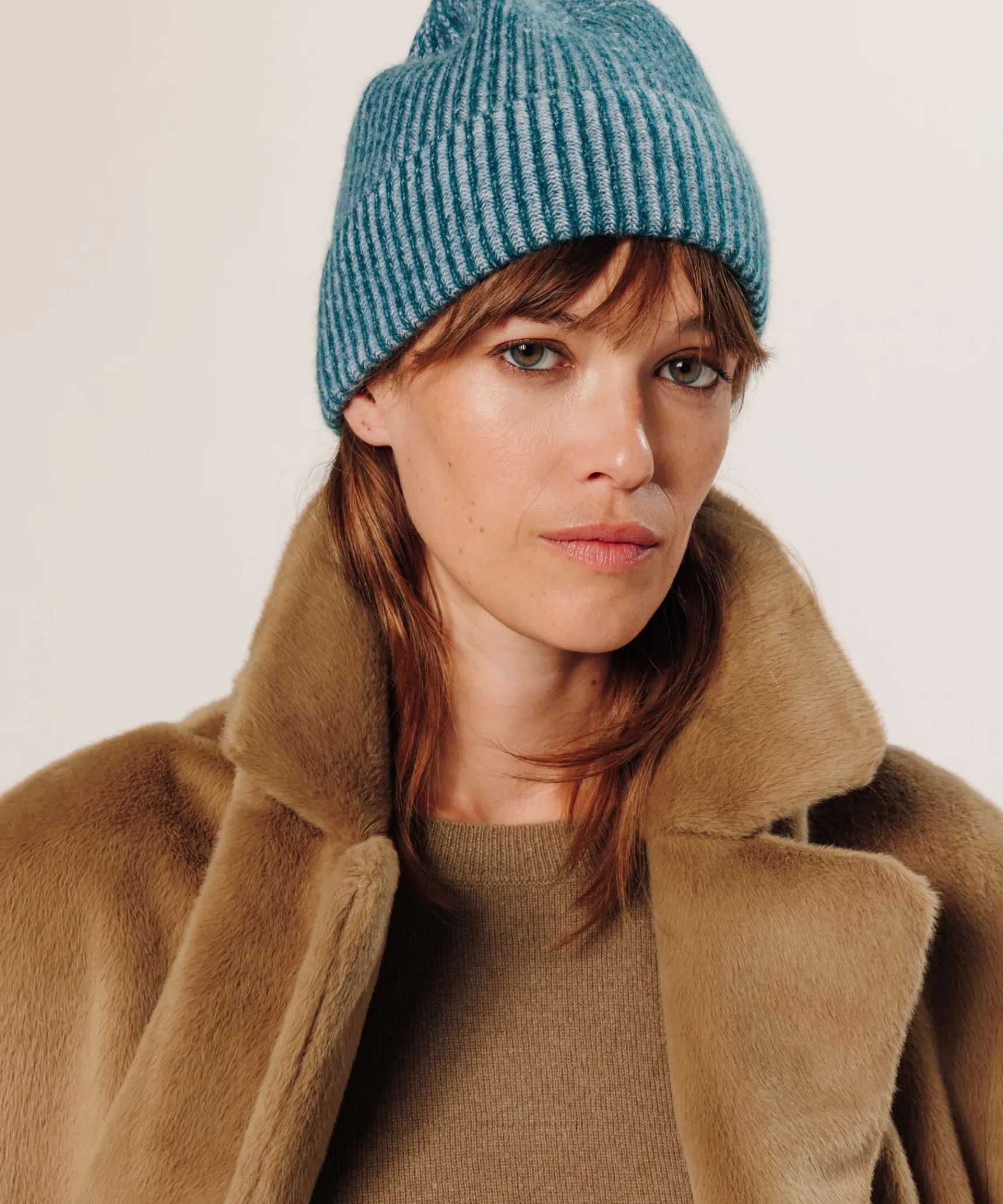 Rodier Bonnet bicolore en cachemire vert canard