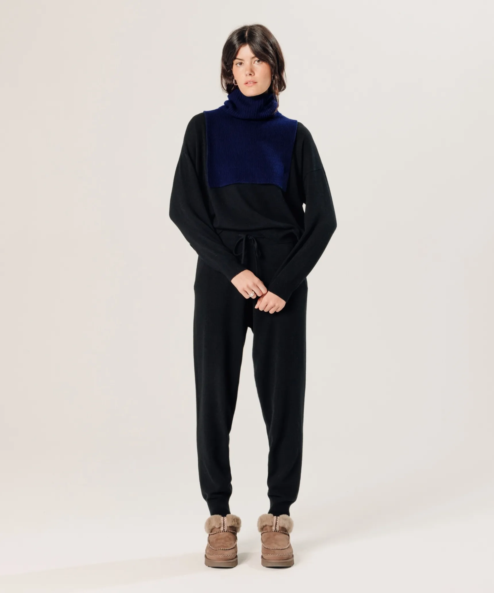 Hot Rodier Col en cachemire bleu marine