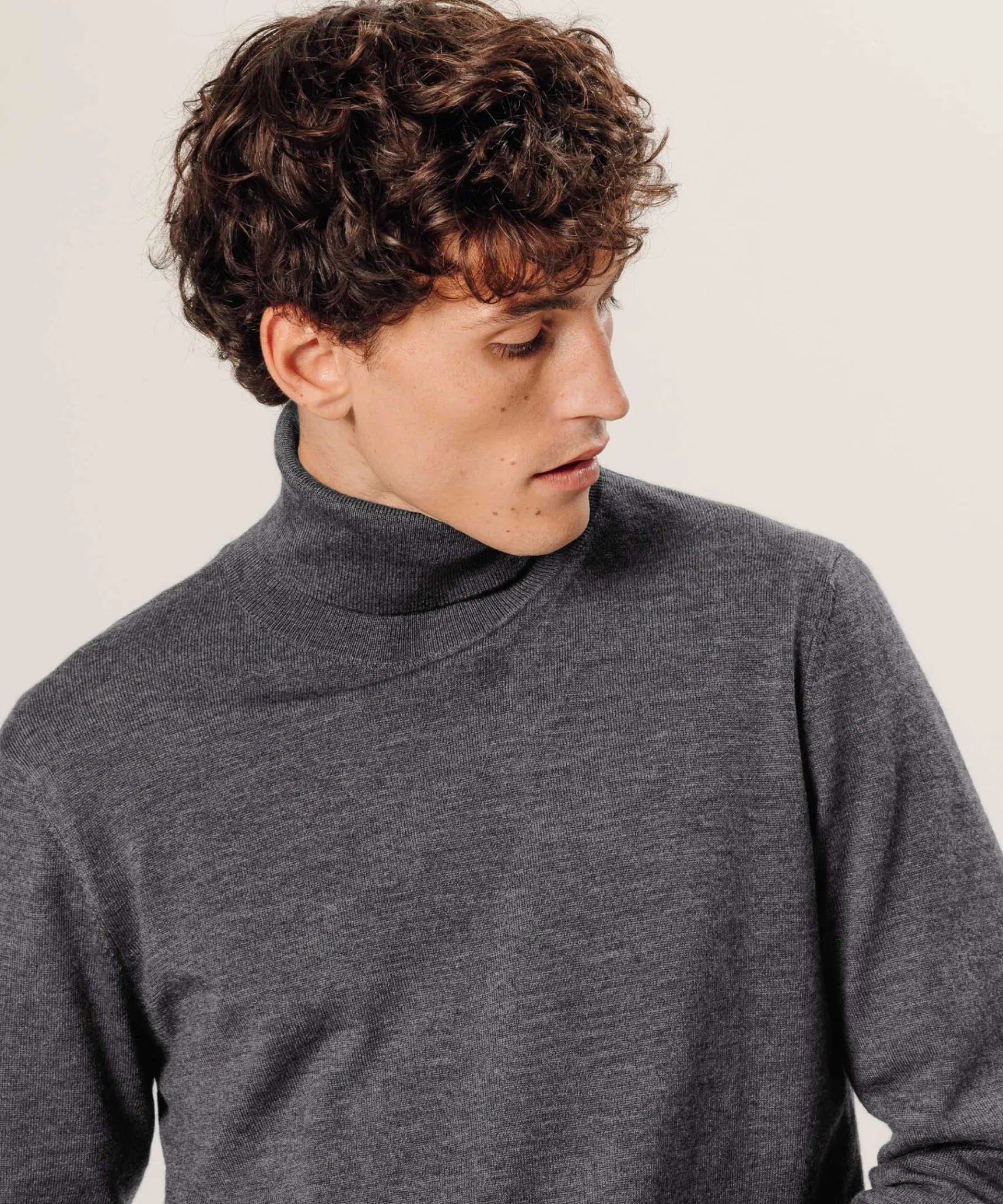 Hot Rodier Pull col roulé en laine mérinos gris foncé