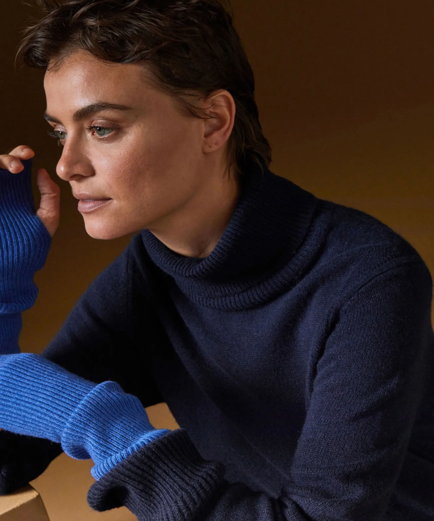 Hot Rodier Pull col roulé oversize en cachemire bleu foncé