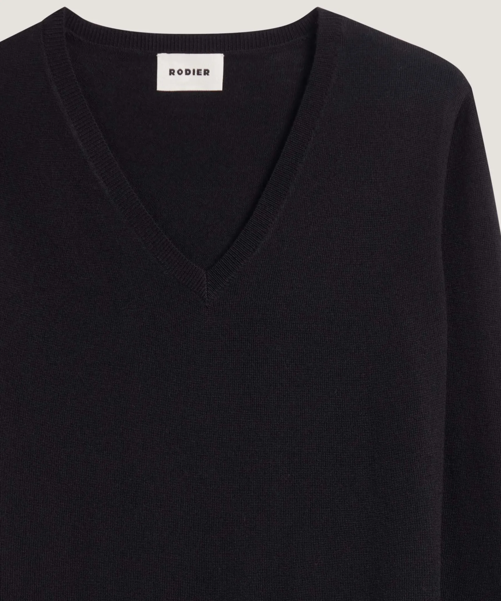 Sale Rodier Pull col V en laine mérinos noir