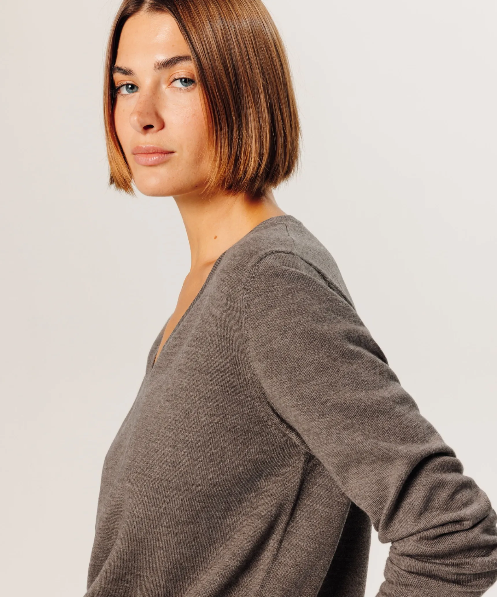 Hot Rodier Pull col V en laine mérinos marron taupe