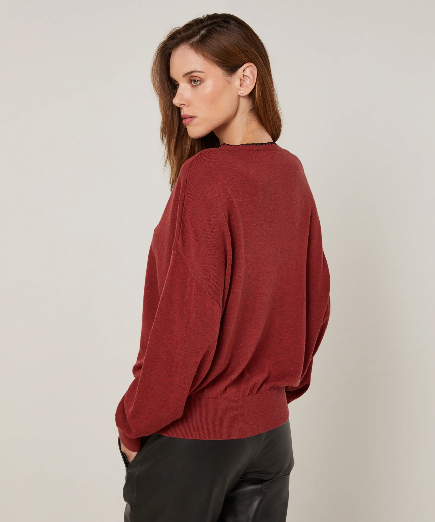 Hot Rodier Pull col V en maille fine rouge brique