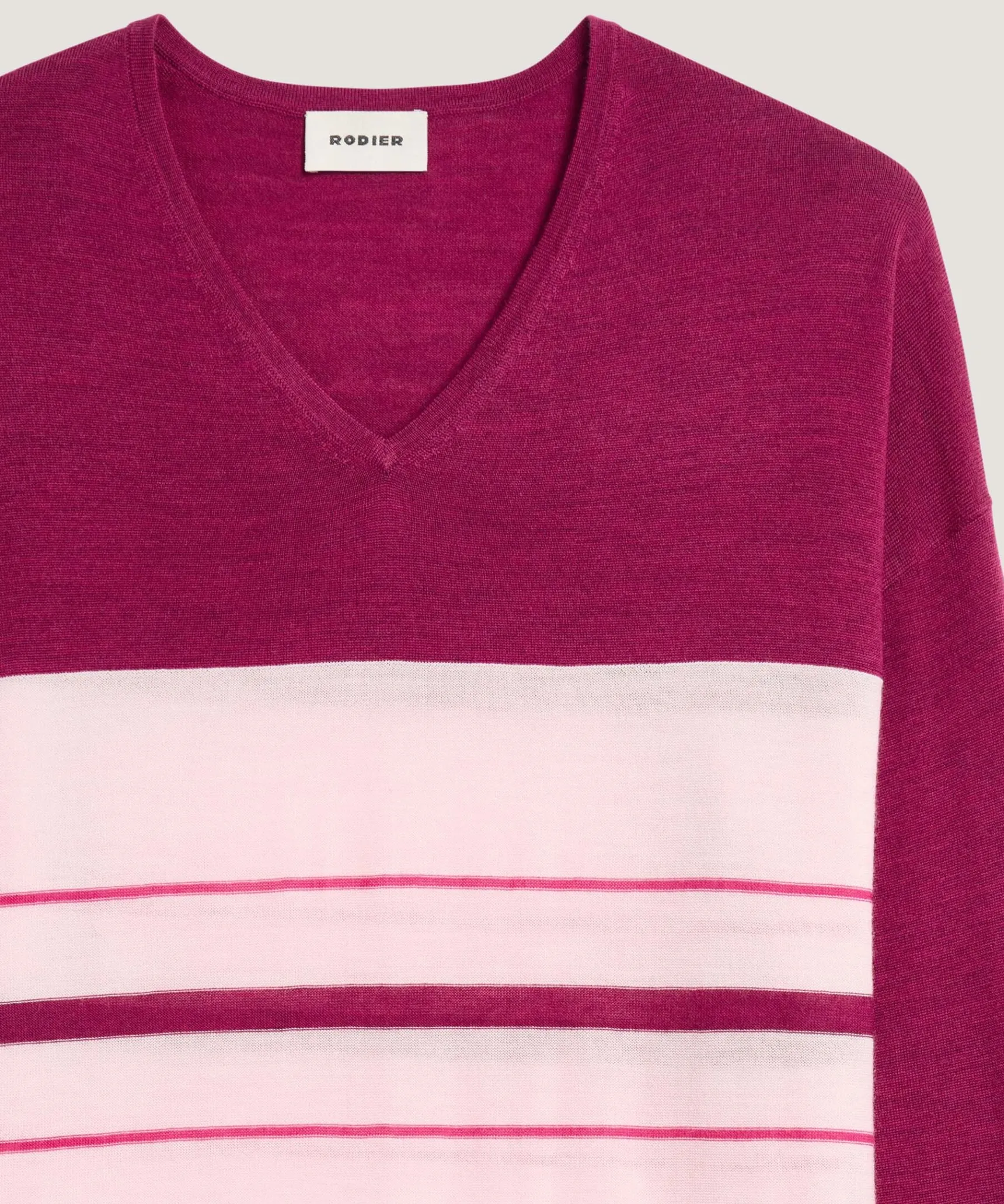 Hot Rodier Pull col V rayé en laine mérinos violet cassis