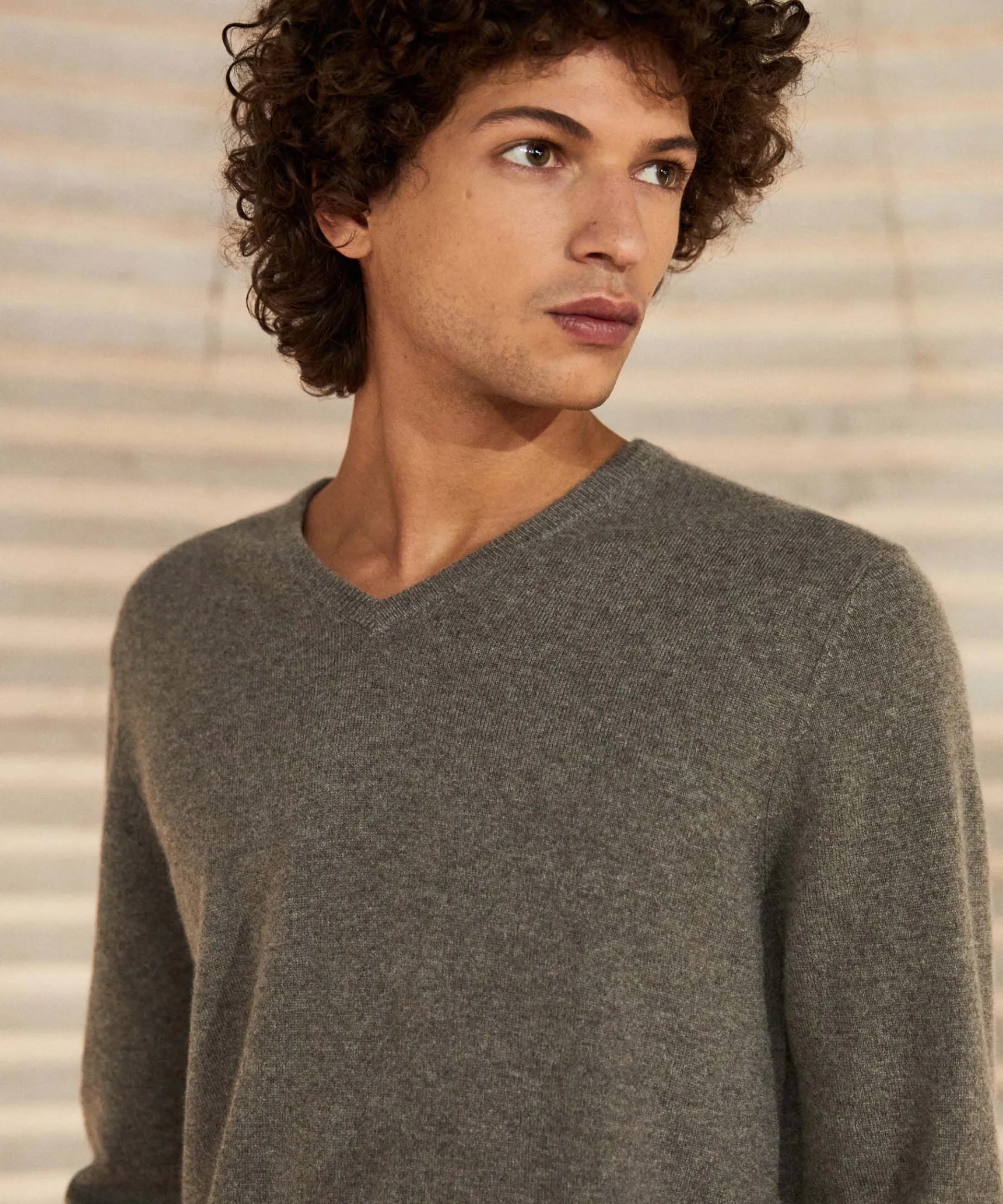 Rodier Pull homme col V en cachemire 2 fils taupe