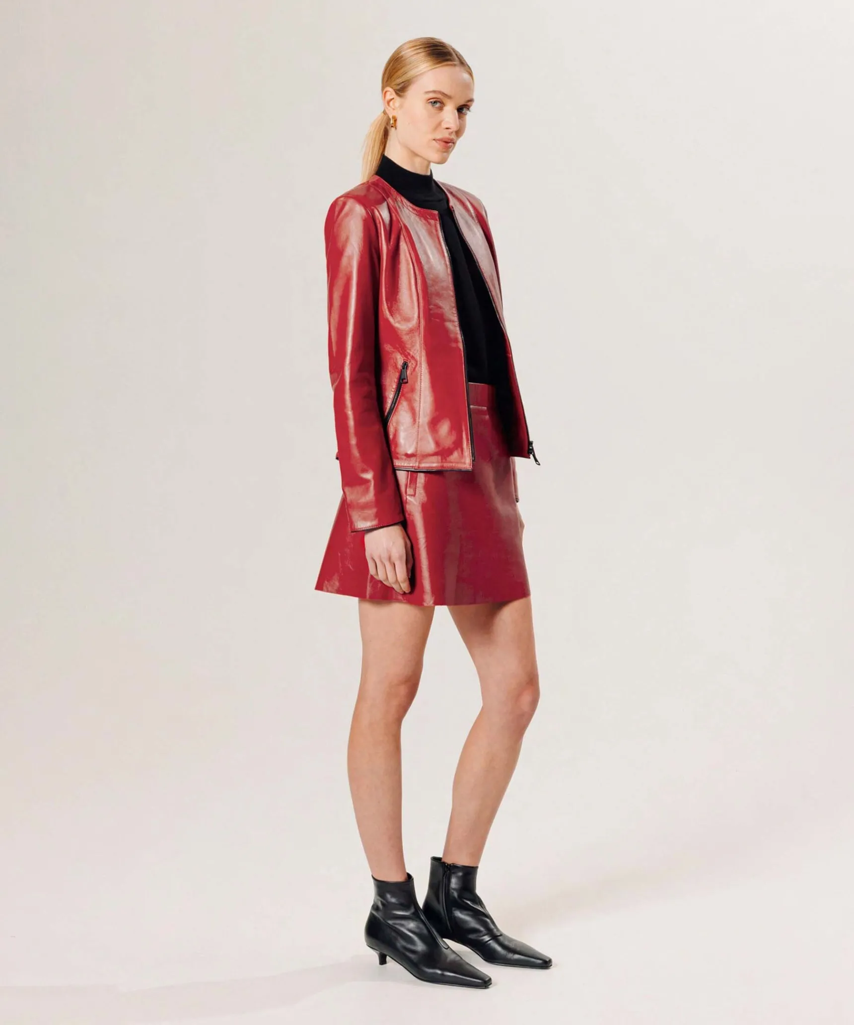 Sale Rodier Veste courte zippée en cuir rouge rubis